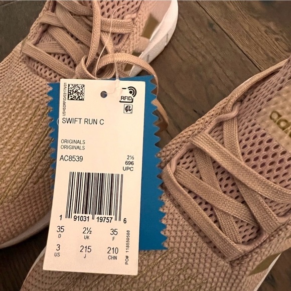 Adidas Pink and Gold Swift Run - Size 5 / 5.5 - Picture 3 of 4